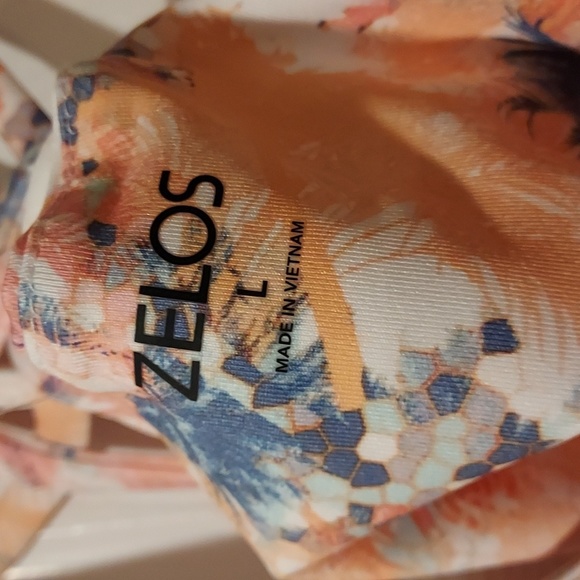 Women's Size L Zelos Peach Tankini Top W/ Built-in Bra - Picture 2 of 9